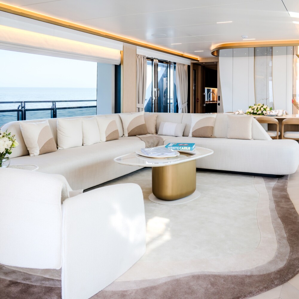 Majesty 100 Terrace Main Salon