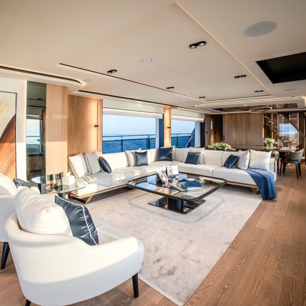 Majesty 112 Terrace Main Salon